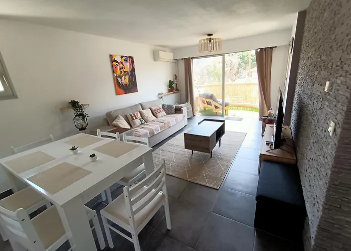 Apartment Appartement Frejus Plage *